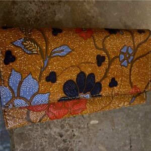 Patricia Nash wallet